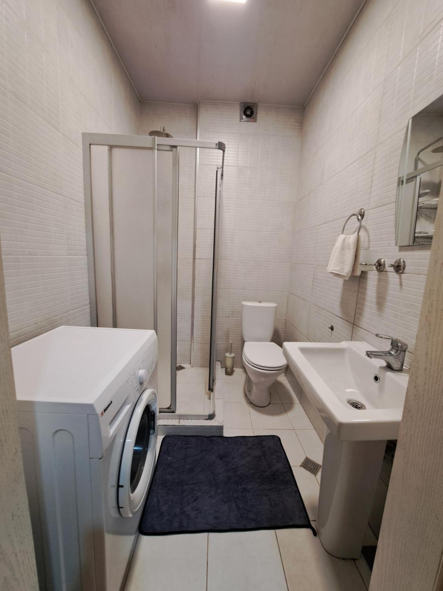 Karvi Hostel & Suites Batumi Exteriör bild