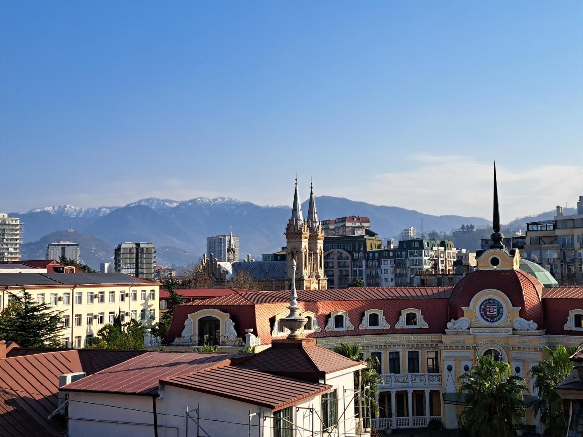 Karvi Hostel & Suites Batumi Exteriör bild