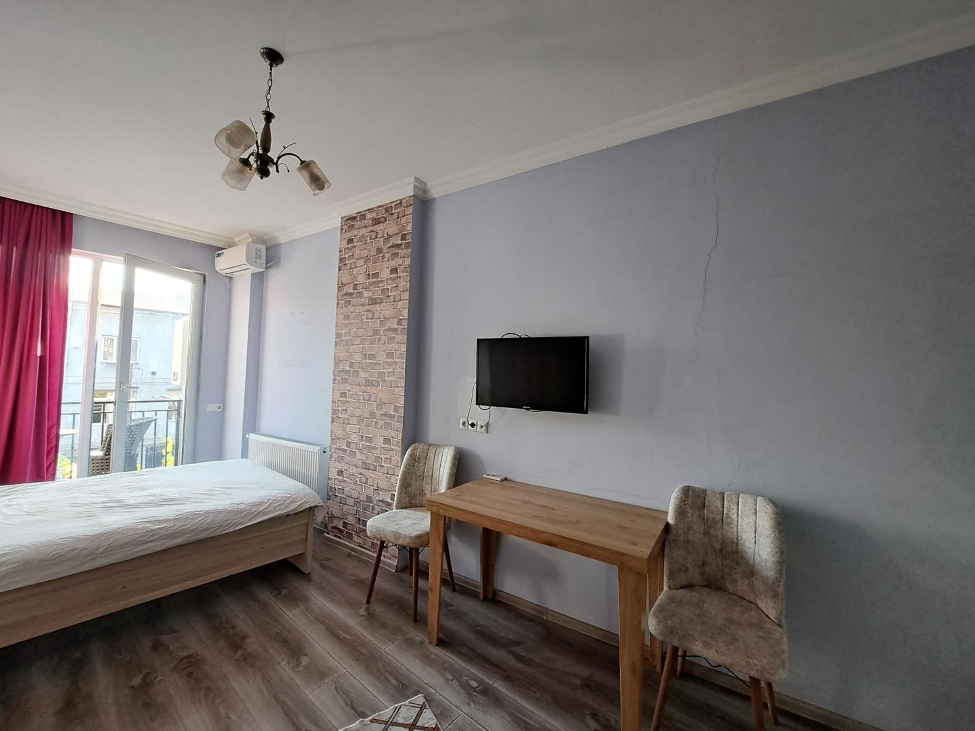 Karvi Hostel & Suites Batumi Exteriör bild
