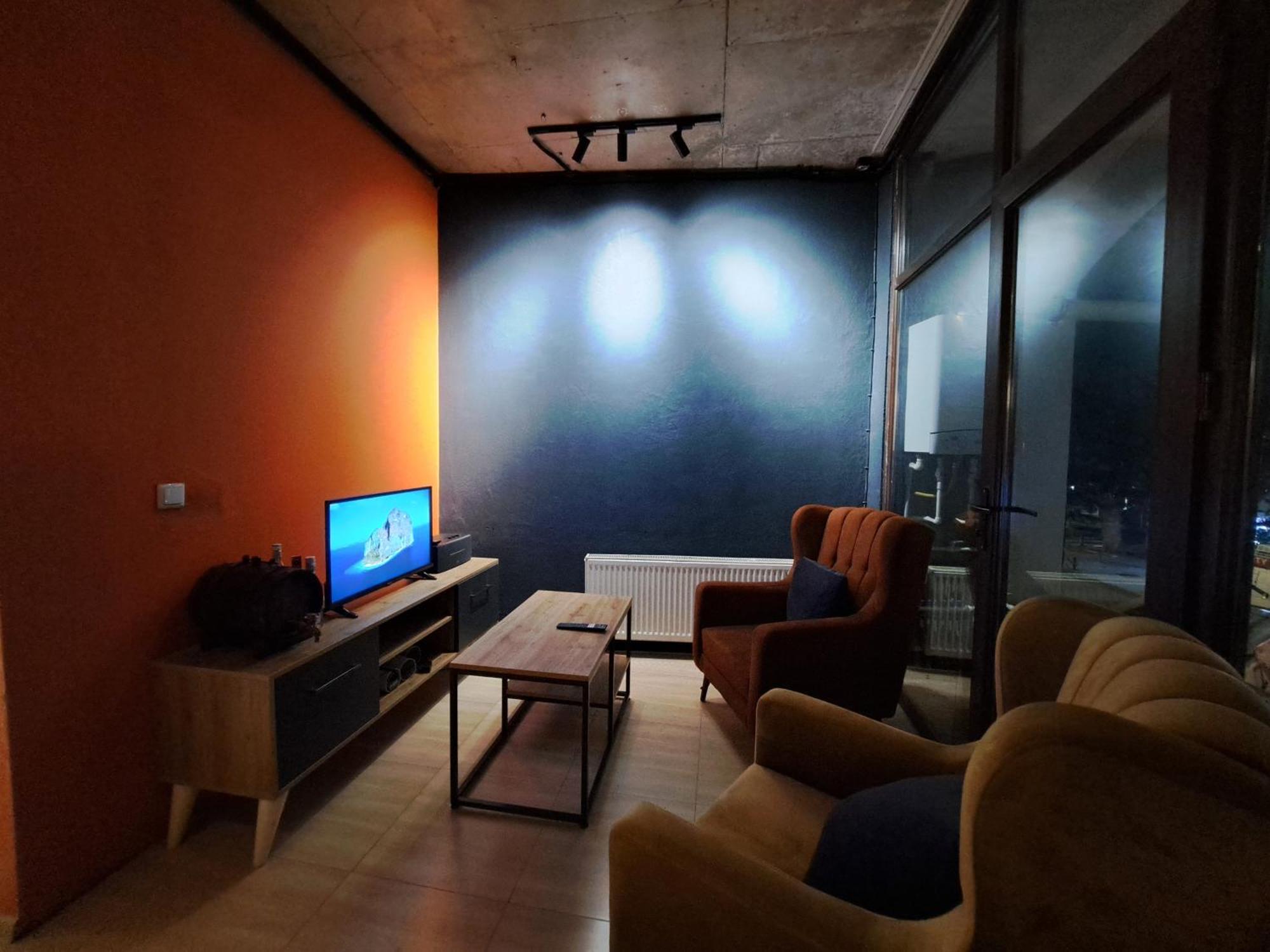 Karvi Hostel & Suites Batumi Exteriör bild