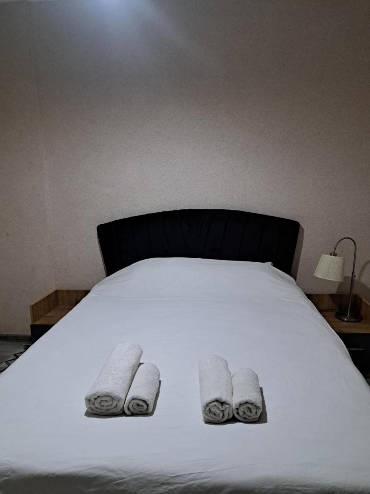 Karvi Hostel & Suites Batumi Exteriör bild