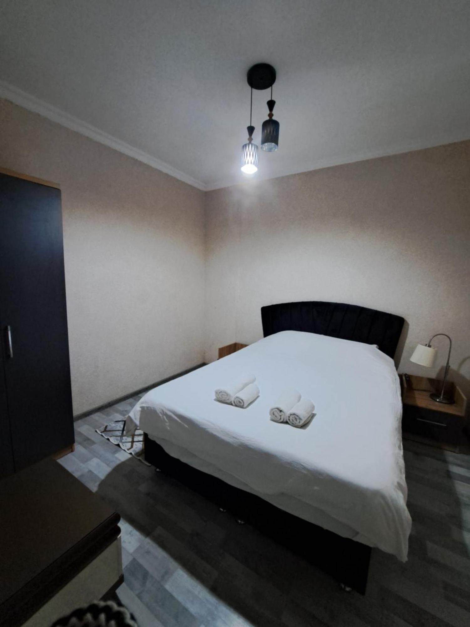 Karvi Hostel & Suites Batumi Exteriör bild