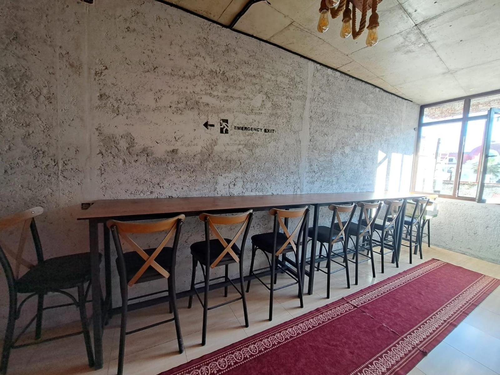 Karvi Hostel & Suites Batumi Exteriör bild