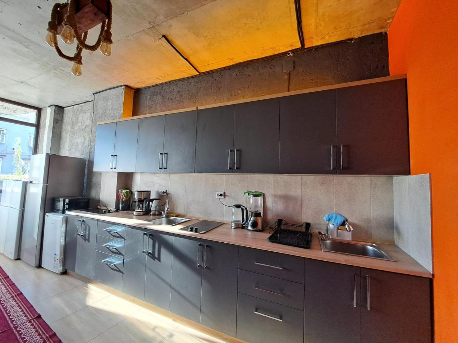 Karvi Hostel & Suites Batumi Exteriör bild
